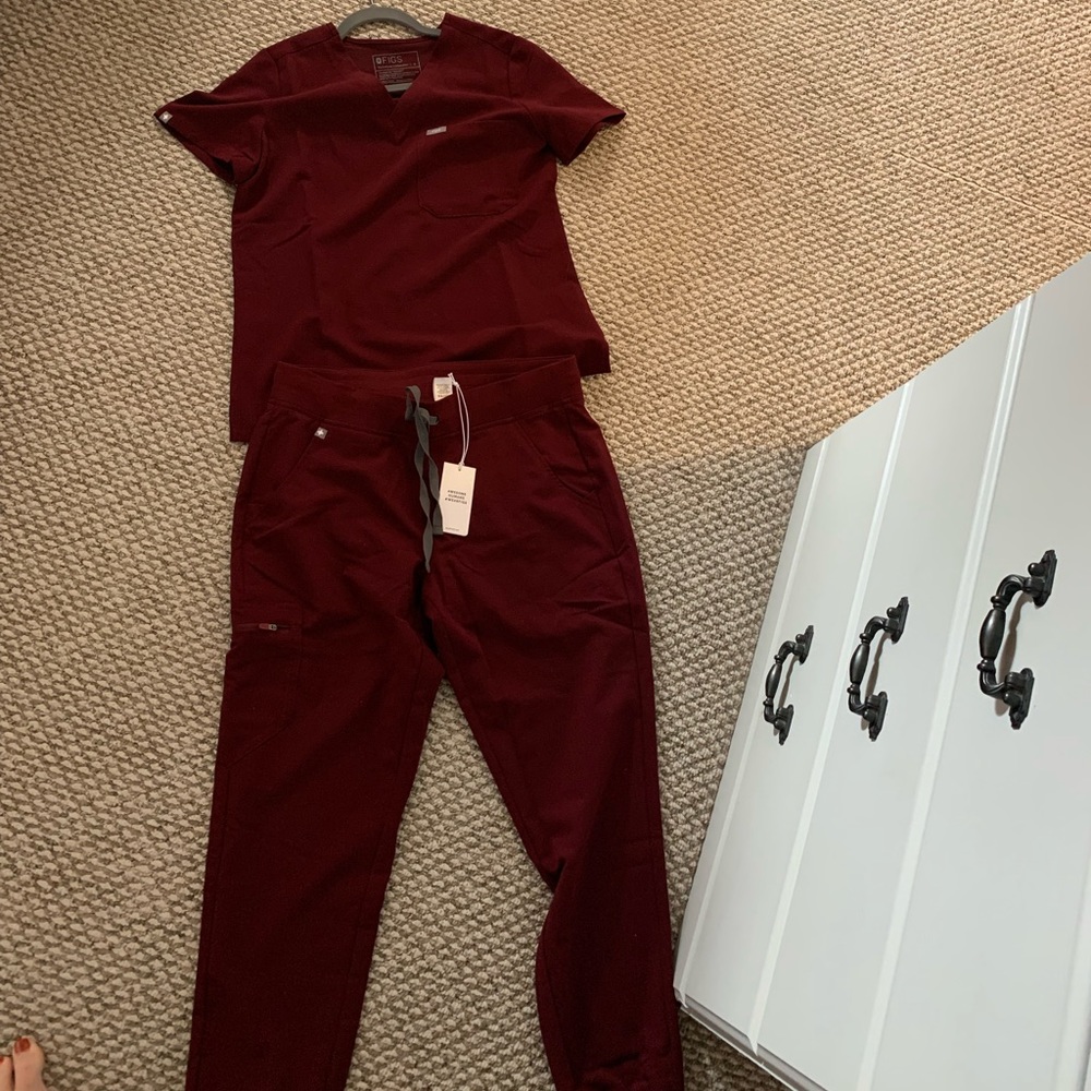 Maroon technical collection figs